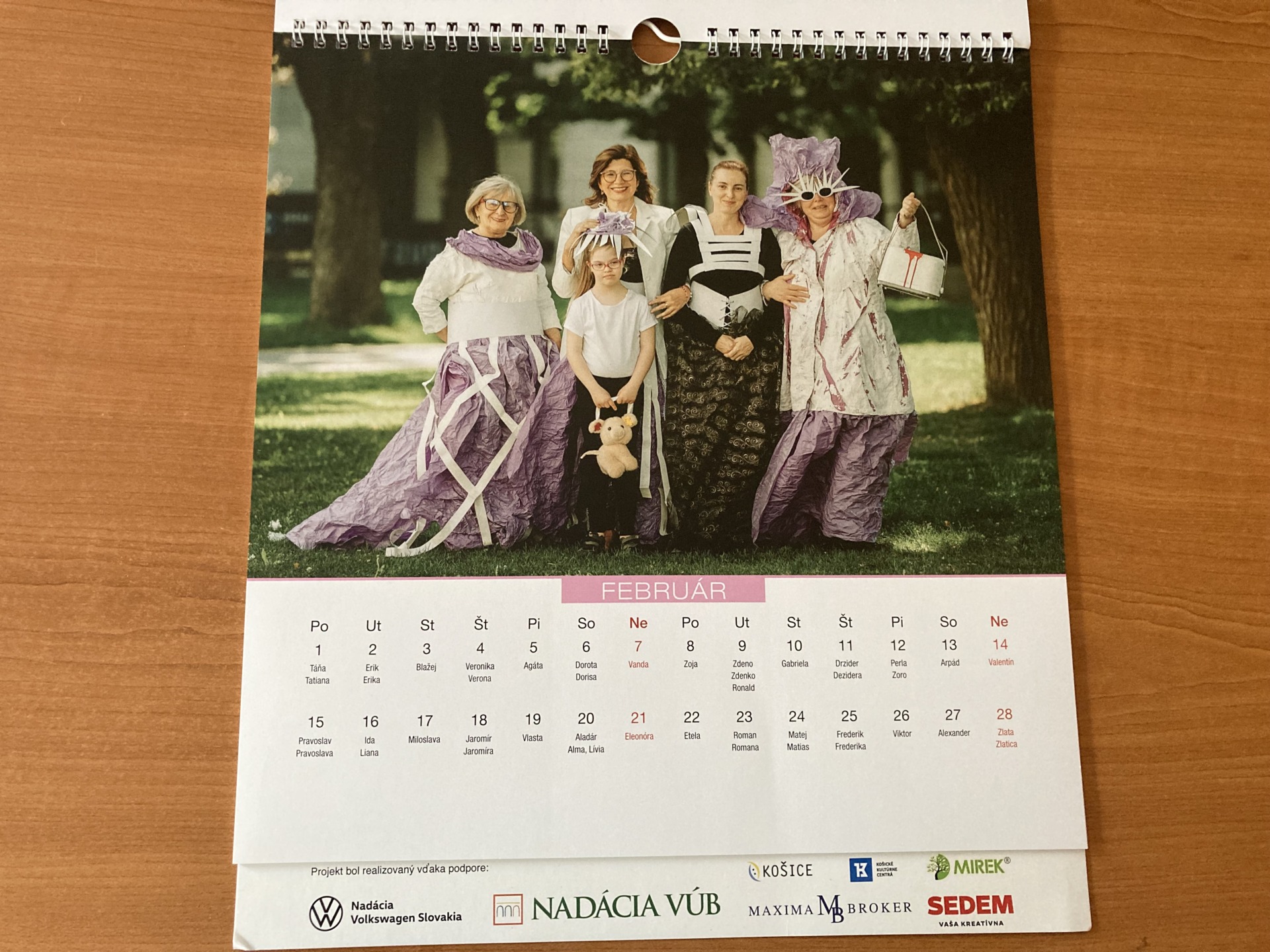 februar